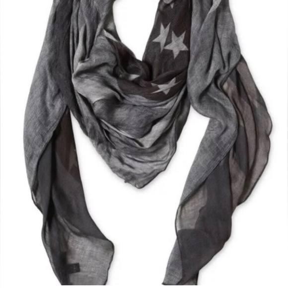 John Varvatos Stars and Stripes American Flag scarf. - Picture 1 of 9